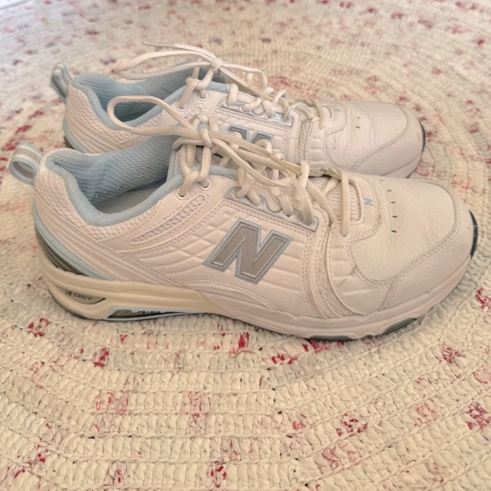 New Balance Women's White Training Running Shoes Size 9 1/2(AA), 9.5(2A)
